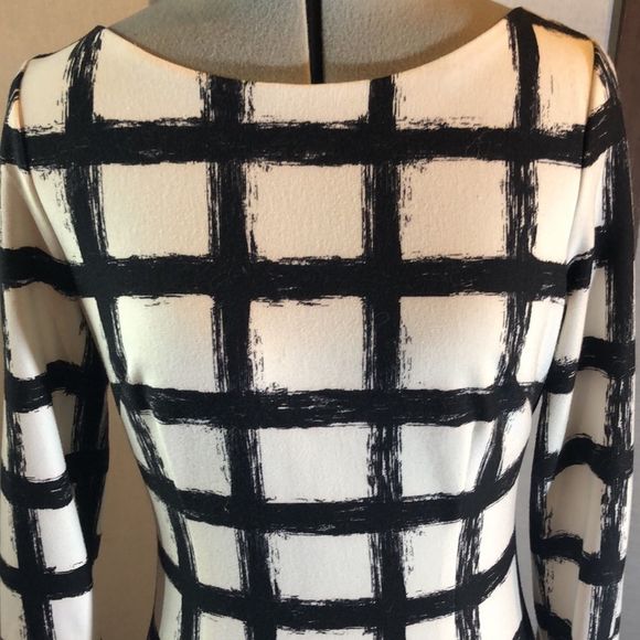 Eliza J Dress sz 6 white polyester knit sheath, 3/4 sleeve, black grid, lined - Picture 2 of 15
